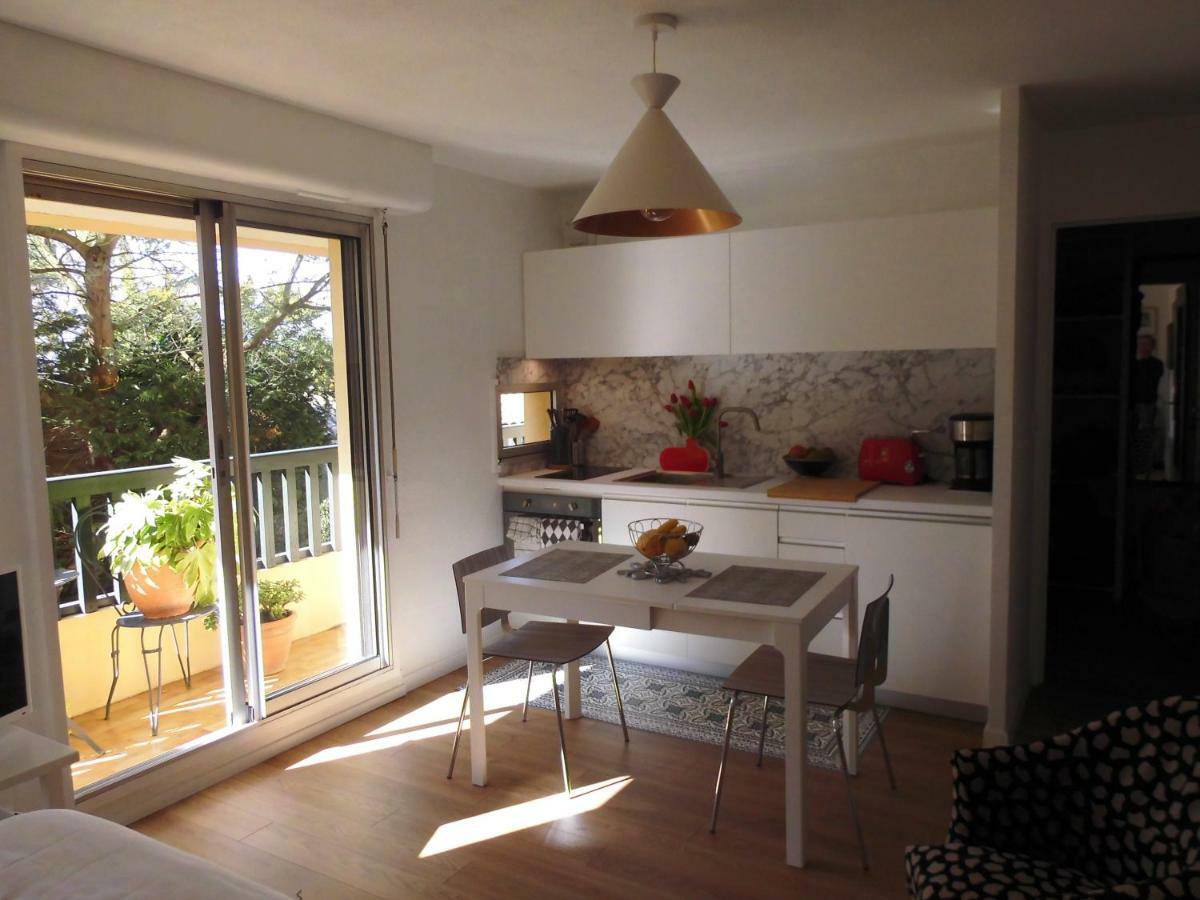 Au Balcon Fleuri Apartamento Anglet Exterior foto