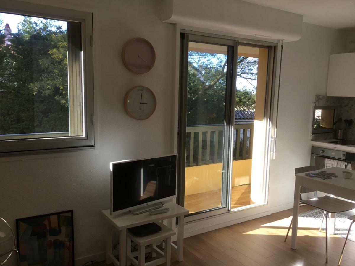 Au Balcon Fleuri Apartamento Anglet Exterior foto